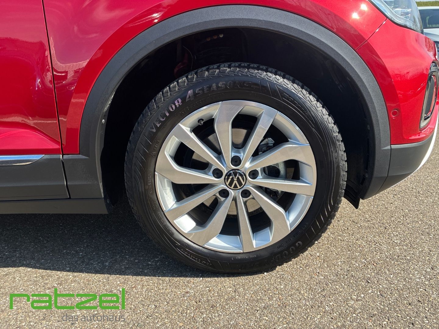 Fahrzeugabbildung Volkswagen T-Roc Cabriolet STYLE 1.5 TSI StandHZG Navi Digi
