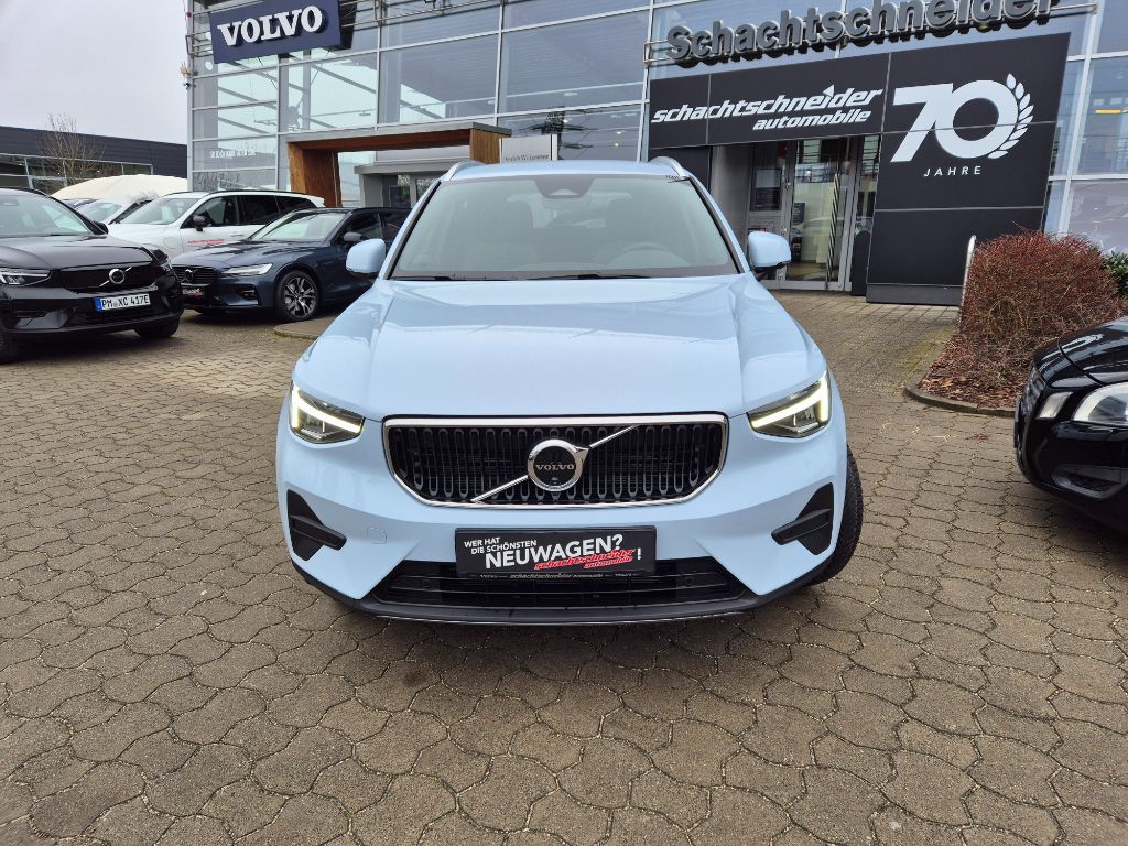 Fahrzeugabbildung Volvo XC40 B3 B DKG Core+BusinessPak+Allwetter+SOFORT
