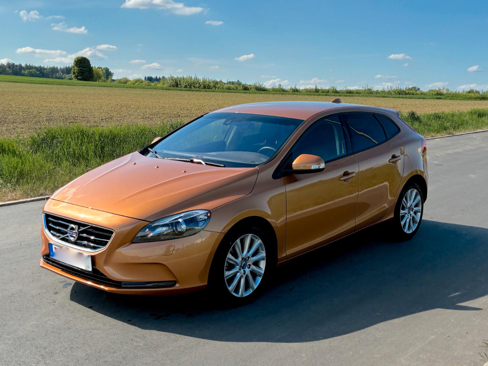Volvo V40 D4 orig. 34000km 5-Zyl.Diesel NEUZUSTAND