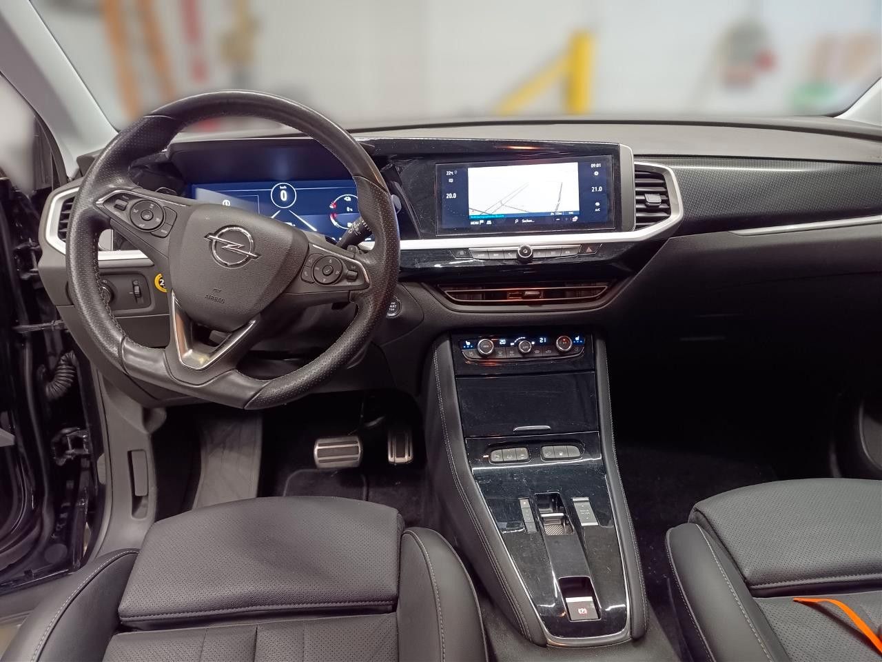 Fahrzeugabbildung Opel Grandland (X) 1.6T GSe HYBRID 4X4 NAVI/SPORT/AHK