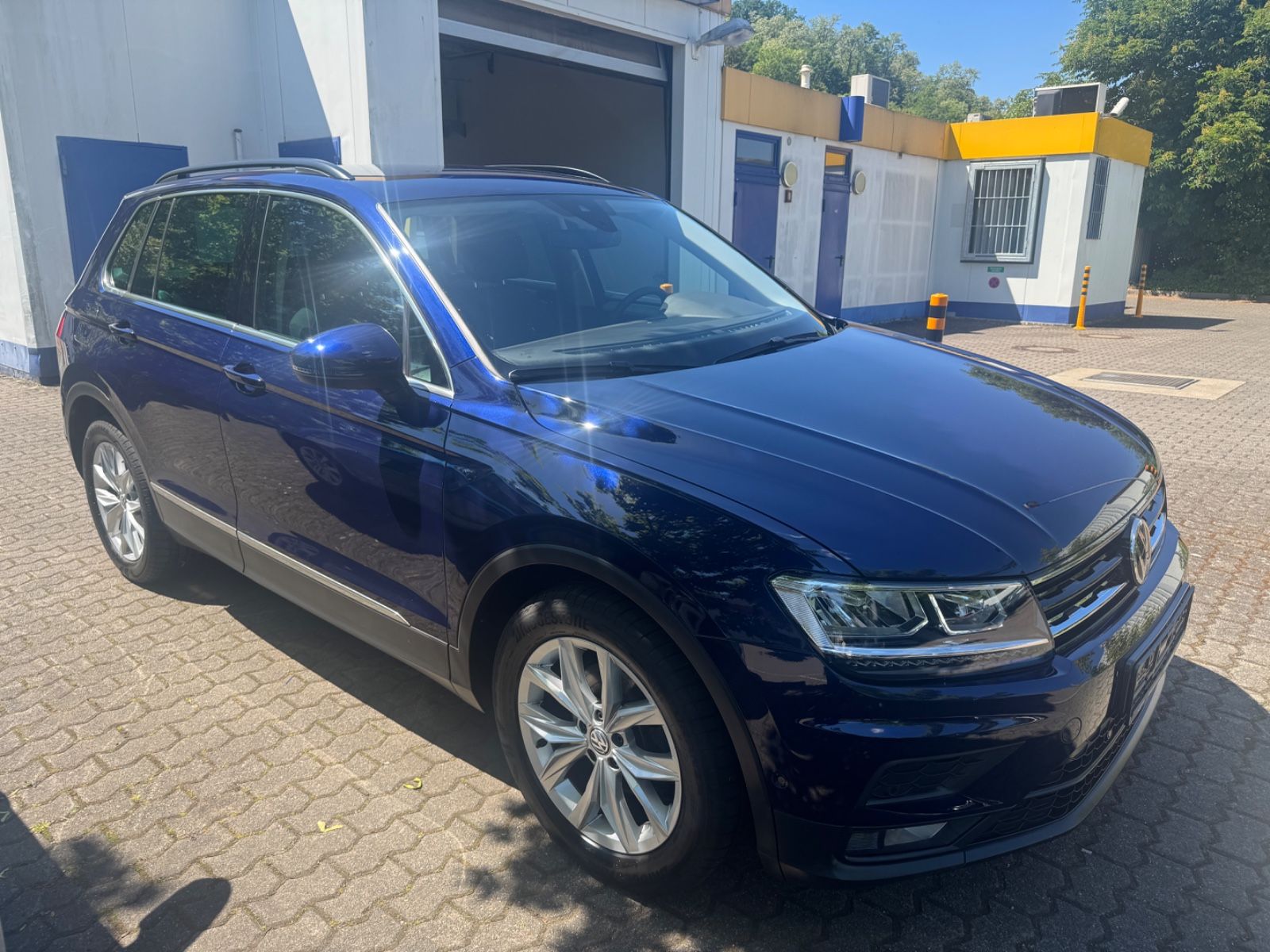 Fahrzeugabbildung Volkswagen Tiguan Comfortline LED+Navi+Kamera+ACC