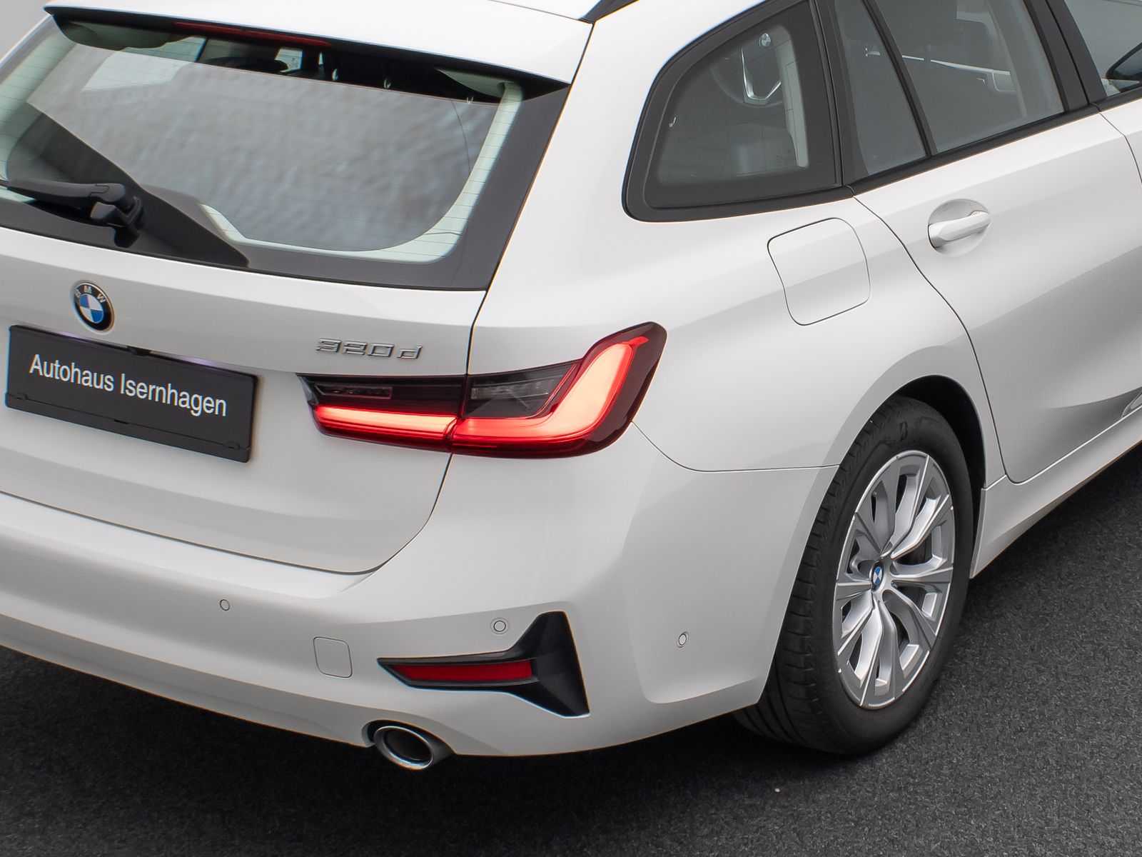 Fahrzeugabbildung BMW 320d Advantage GeschwindigReg Kamera DAB LED 17"