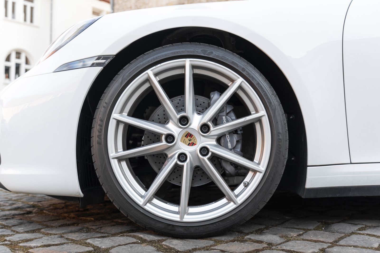 Fahrzeugabbildung Porsche 911 Carrera Cabrio PASM 360° BOSE TOTW NAV PDK