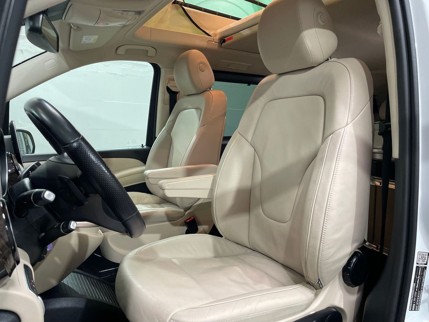 Fahrzeugabbildung Mercedes-Benz V 300 d Marco Polo EDITION AMG Night 4M#Küche#36