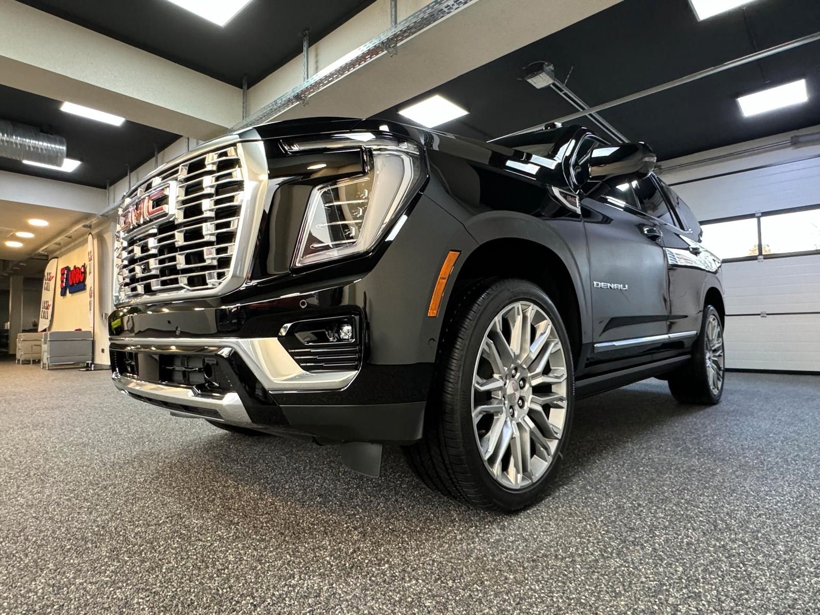Fahrzeugabbildung GMC YUKON DENALI 2026-24" RÄDER, ENTERTAINMENT