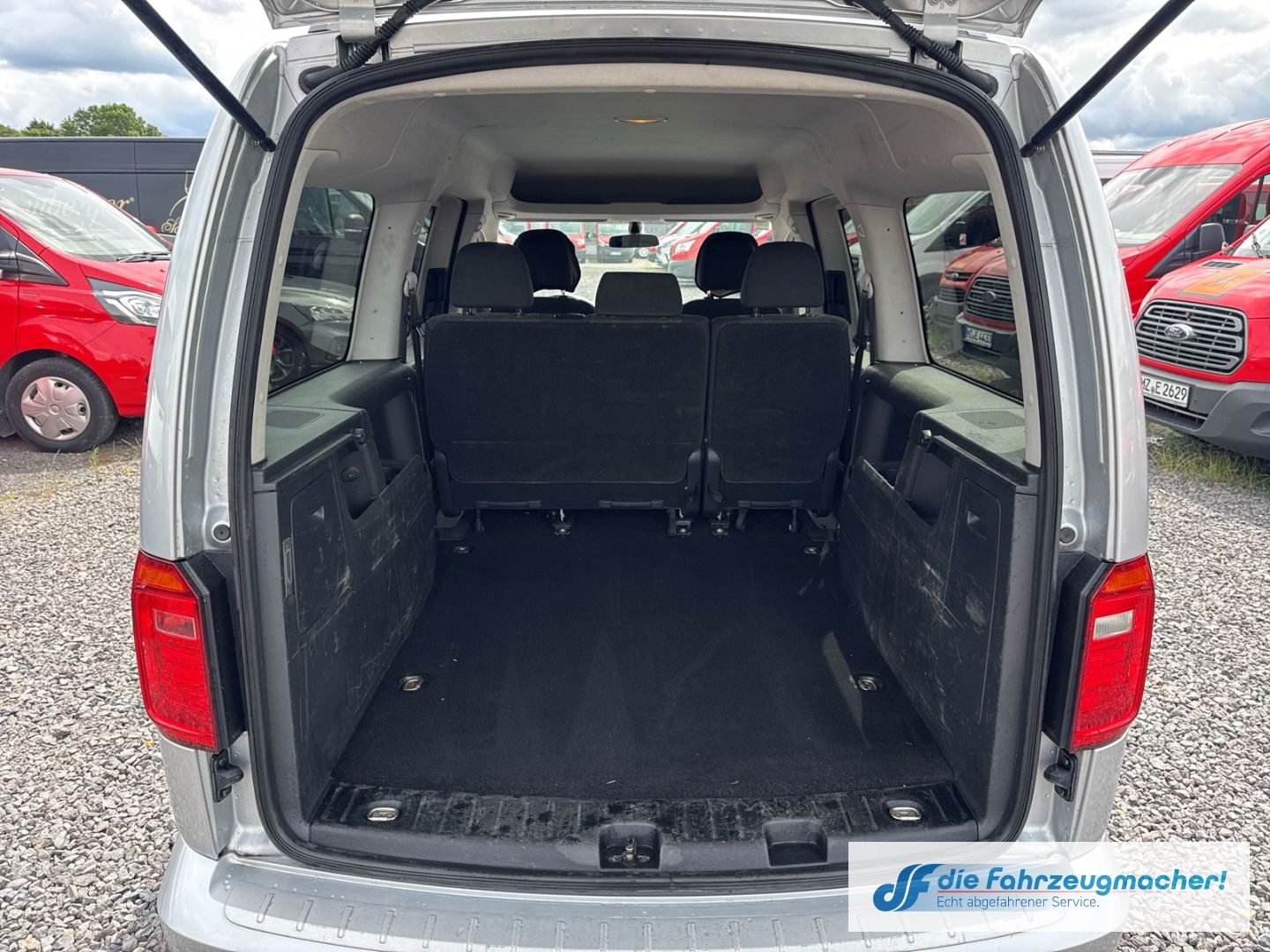 Fahrzeugabbildung Volkswagen Caddy Maxi Trendline BMT Mehrzonenklima *EXPORT