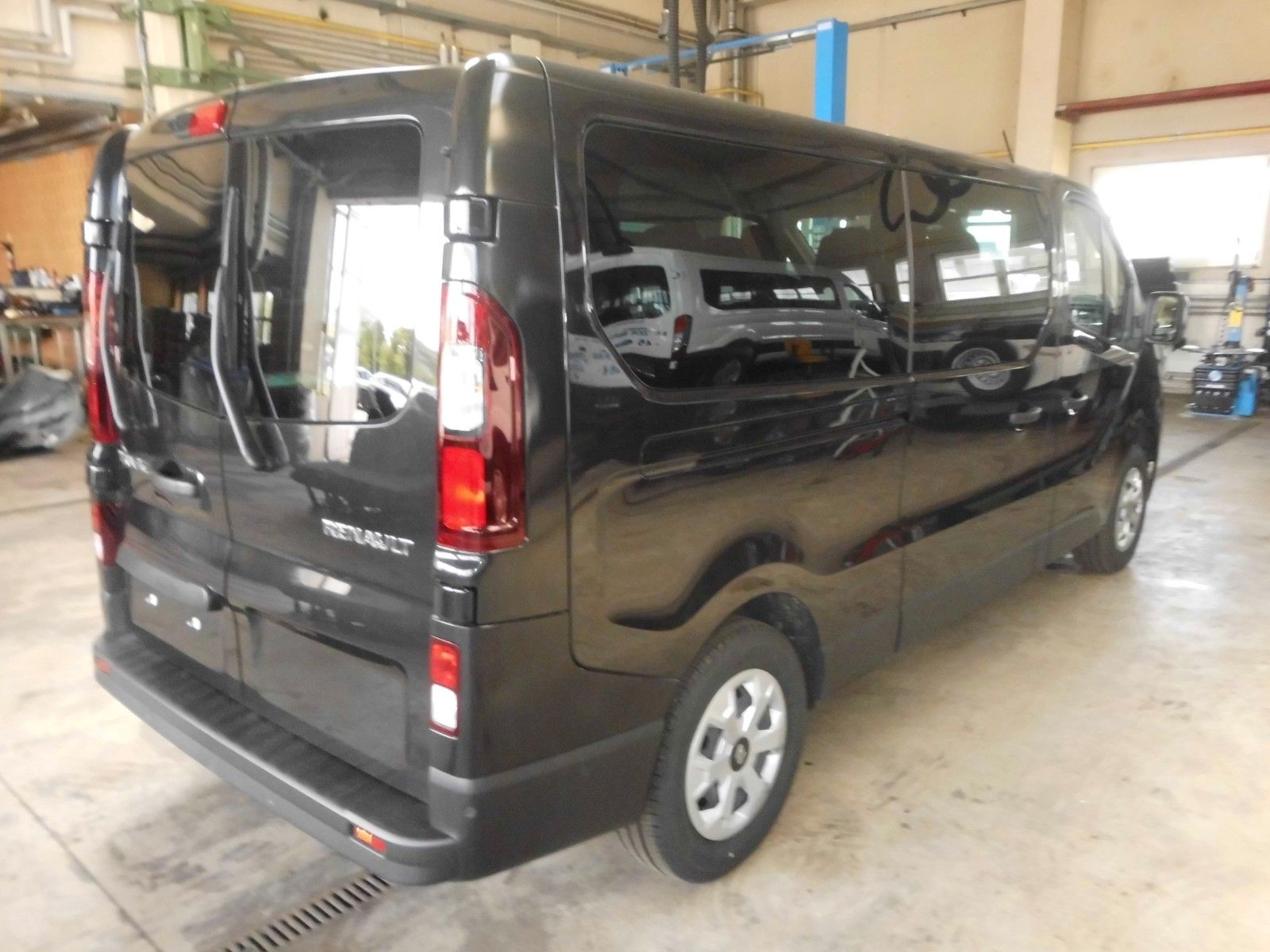 Renault Trafic, Klima vo+hi, Rollstuhlrampe+Befestigung imagem 3