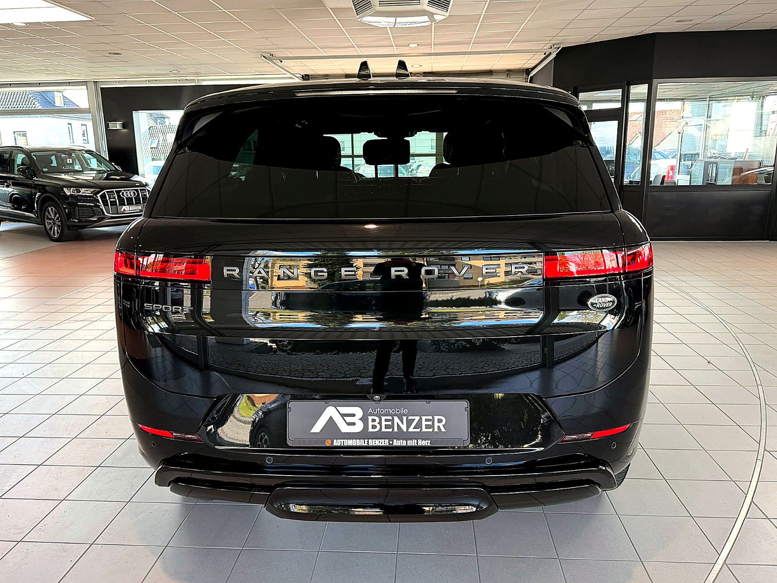Fahrzeugabbildung Land Rover Range Rover Sport Dynamic SE/PANO/3D''KAMER/MERI