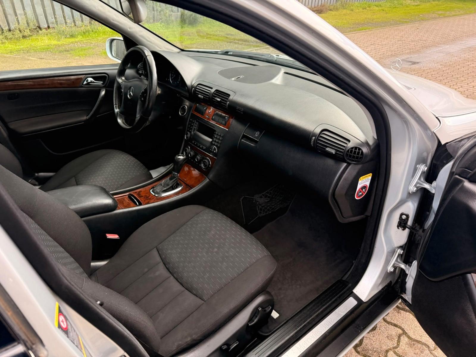 Mercedes-Benz C200 2006 — photo 43
