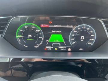 Audi Q8 e-tron - 9