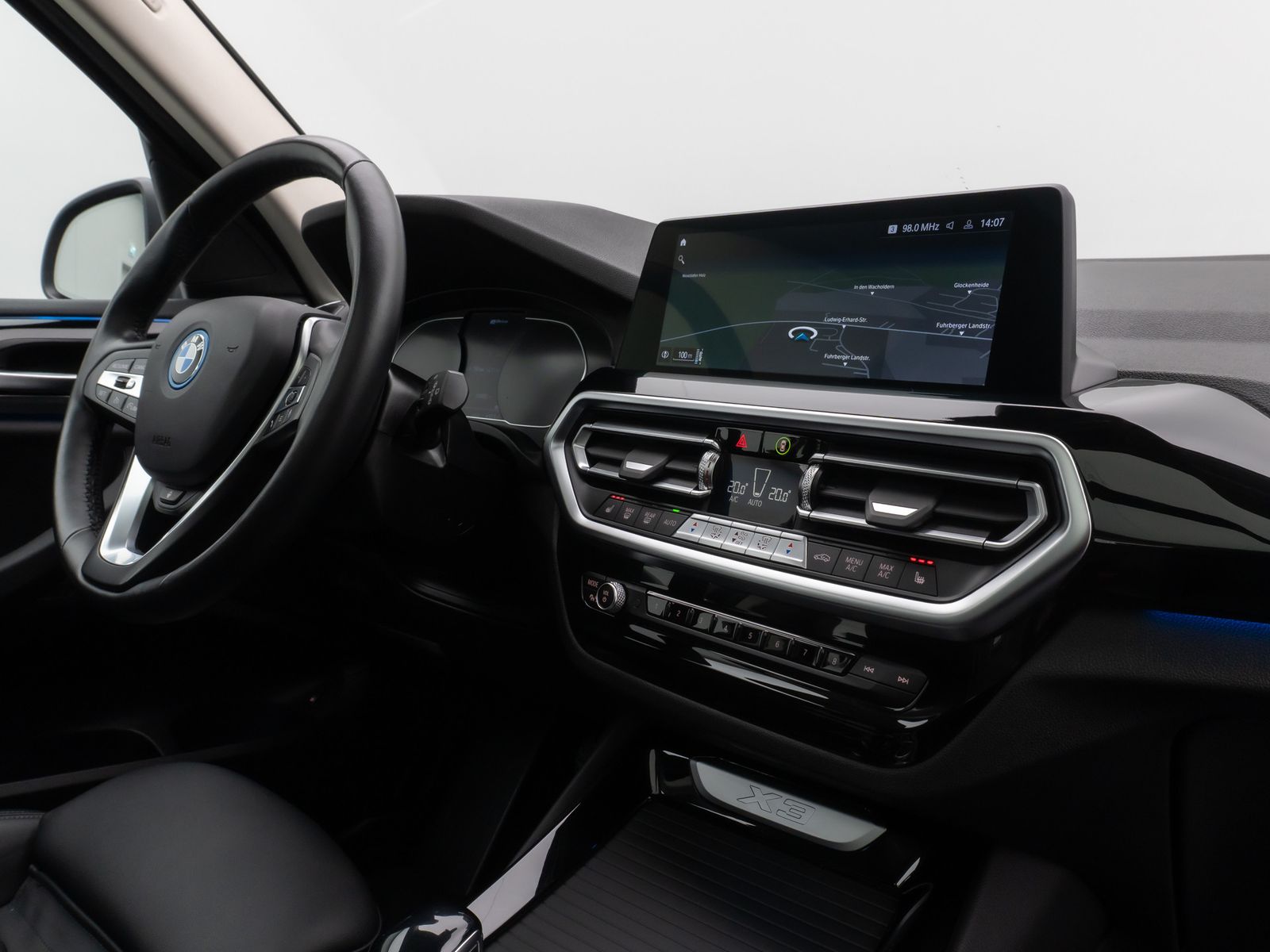 Fahrzeugabbildung BMW X3 xD30e Panorama Kamera DAB HiFi Lenkrhz Sport