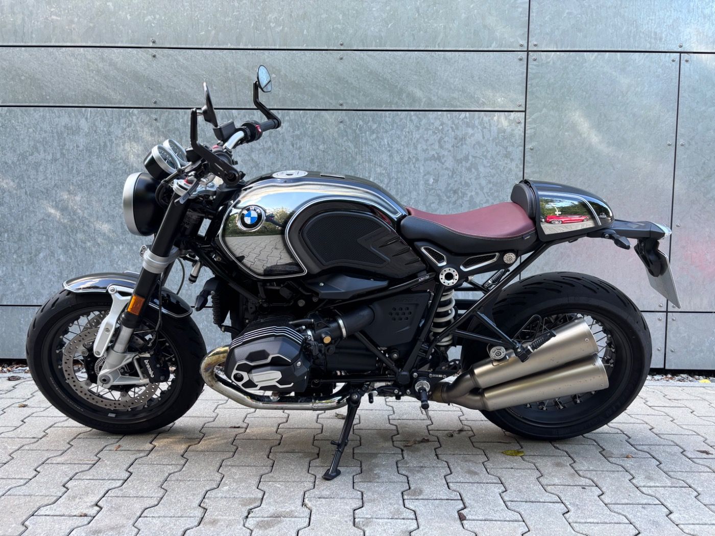 Fahrzeugabbildung BMW R nine T 100 Jahre Edition Oil Inclusive