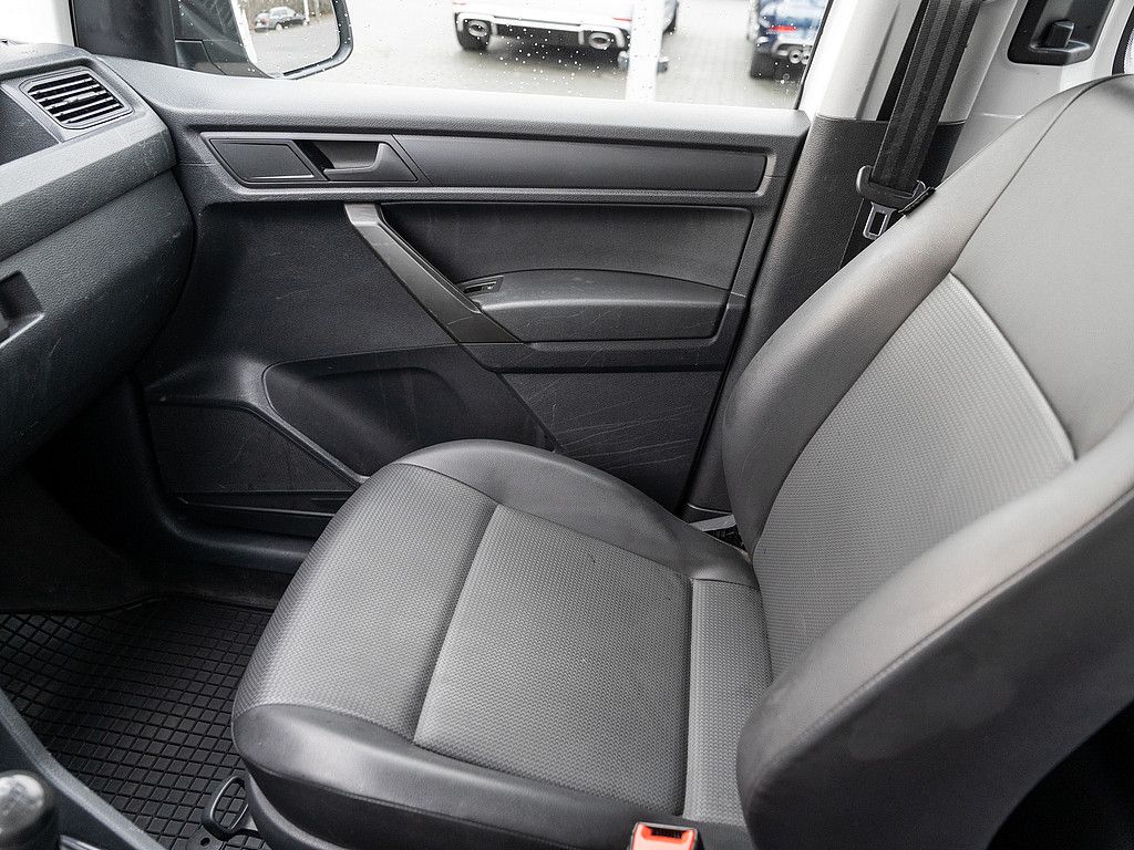 Fahrzeugabbildung Volkswagen Caddy Maxi 1.0 TSI KLIMA AHK LEDER BLUETOOTH