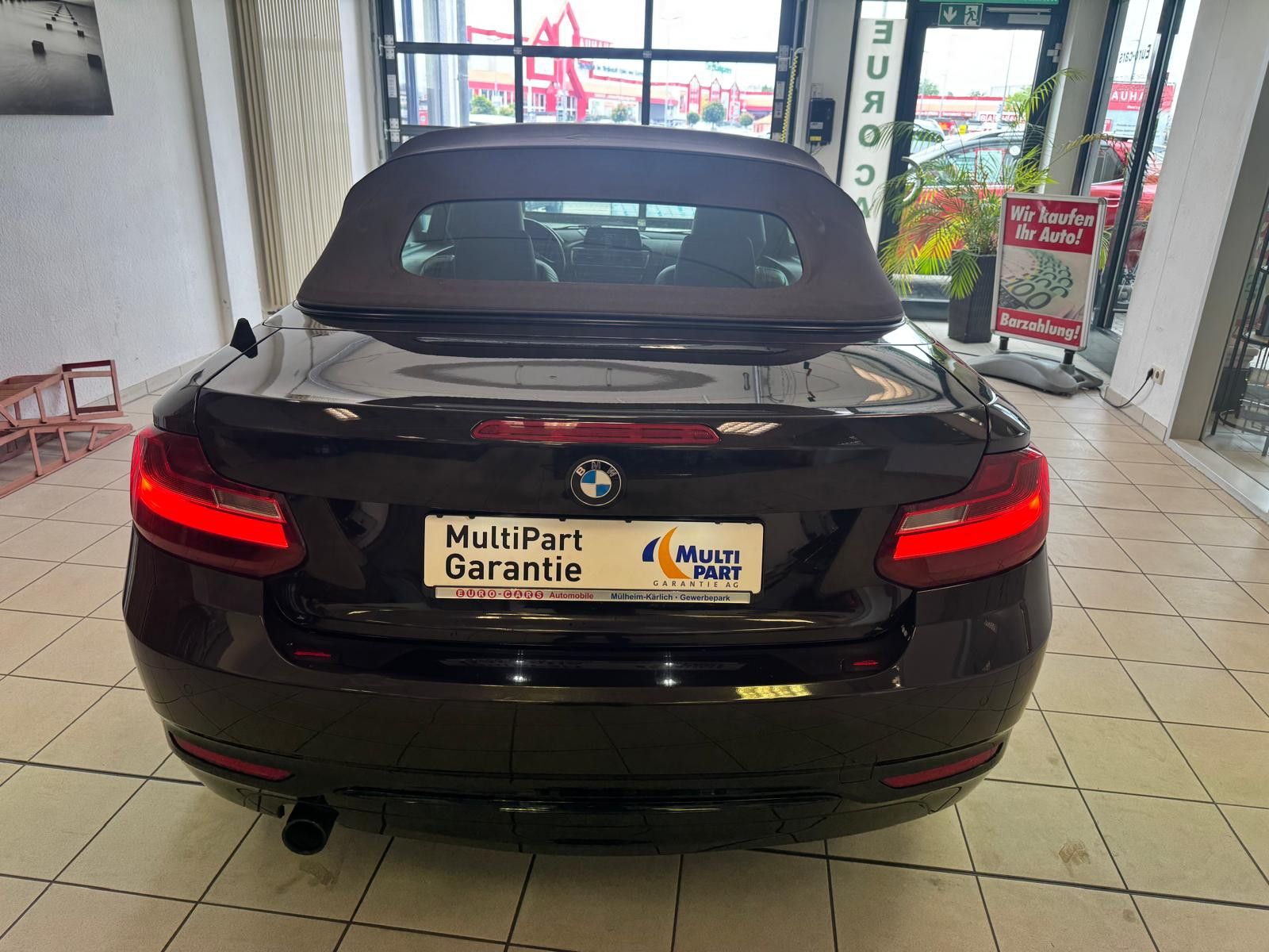 Fahrzeugabbildung BMW 220 i Cabrio Sport Line/ NAVI/KLIMA/AUTOMATIK