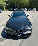 Alfa Romeo Giulia 2.0 Turbo 16V 206kW AT8-Q4 Veloce Veloce - Alfa Romeo Giulia: Limousine
