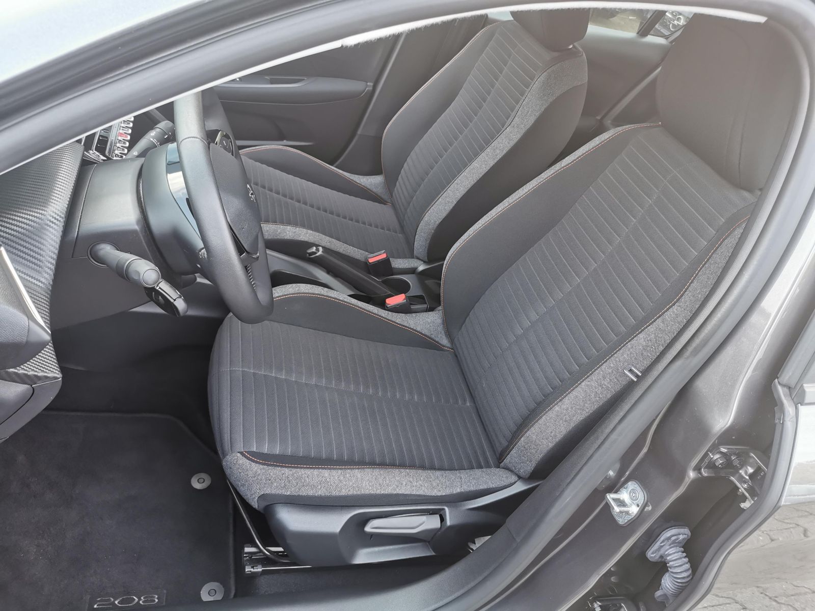 Fahrzeugabbildung Peugeot 208 1.2 PureTech 75, Active Pack