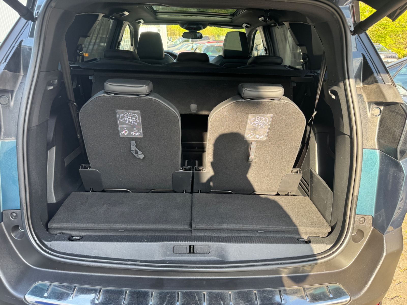 Fahrzeugabbildung Peugeot 5008 Allure GT Line Leder+7 Sitzer+LED+Panorama+