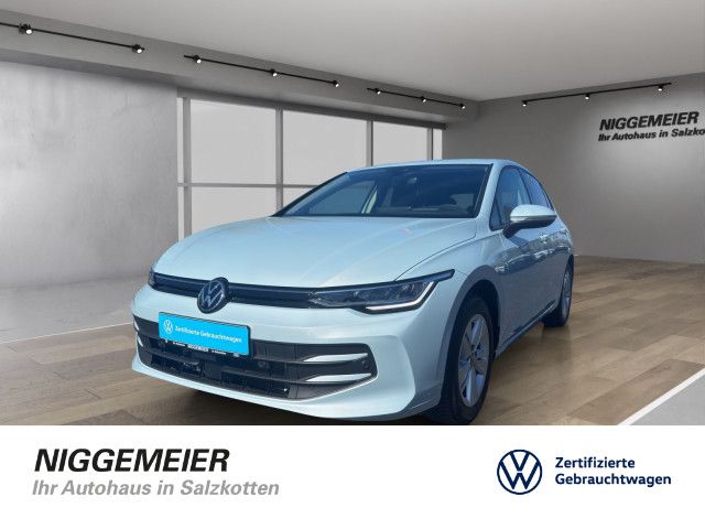 Volkswagen Golf VIII 1.5eTSI DSG Life NAVI+KAMERA+ACC+HEAD-