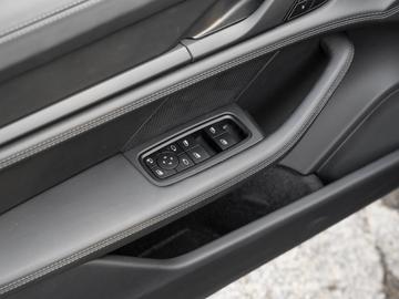 صورة مصغرة 25 لـ 2025 Porsche TAYCAN