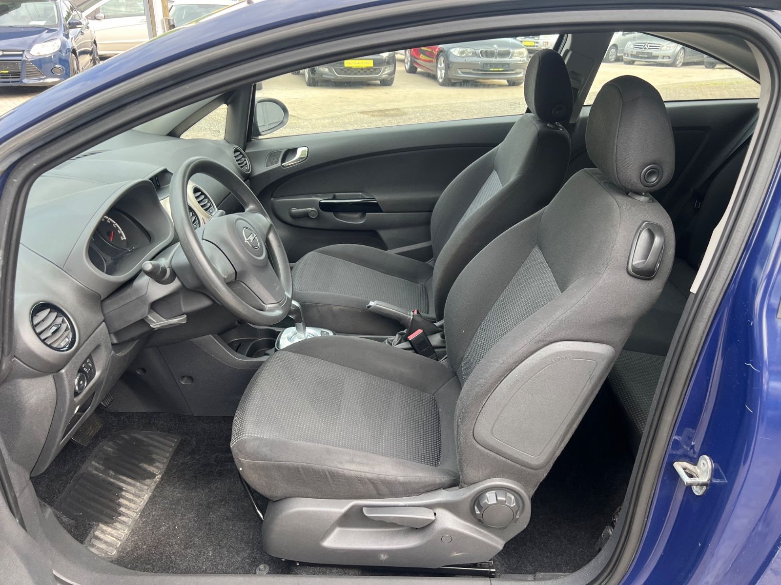 Fahrzeugabbildung Opel Corsa D Selection 1.2 Automatik