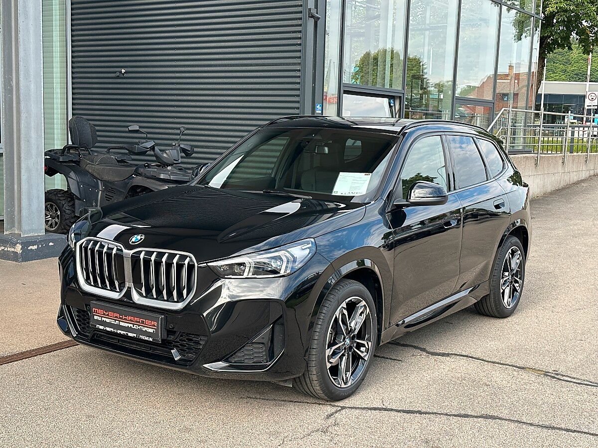 BMW X1 sDrive18i M-Paket Aut. / Pano / Sportsitze