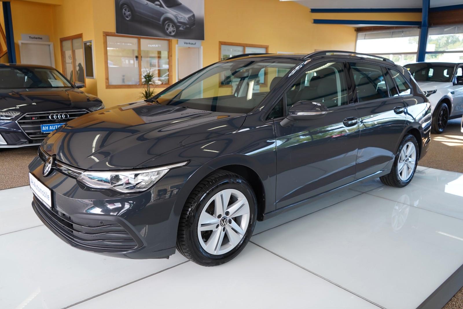 Volkswagen Golf VIII Variant Life NAVIGATION / KLIMA / PDC