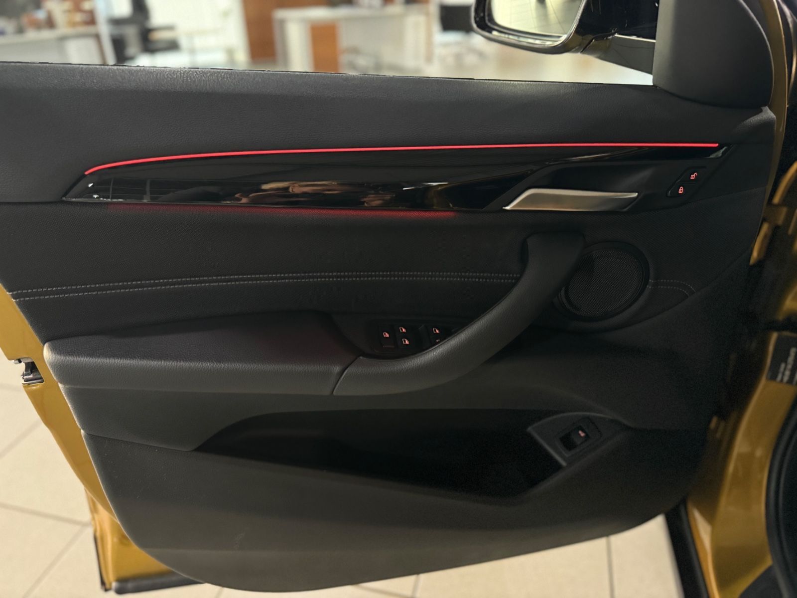 Fahrzeugabbildung BMW X2 xD25d Panorama Kamera DAB HiFi ACC LED Sport