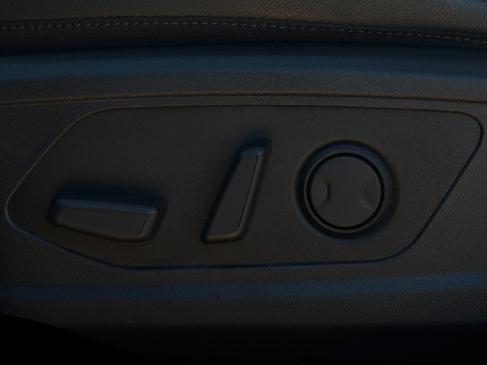 Fahrzeugabbildung Hyundai Tucson 1.6 T-GDI Prime PHEV 4WD Pano KRELL 360°