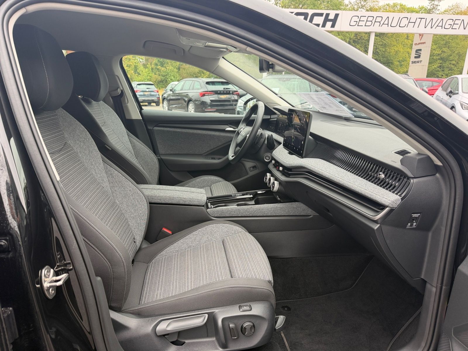 Skoda Superb Combi 2.0 TSI Selection 4x4 AHK Navi LED foto 16