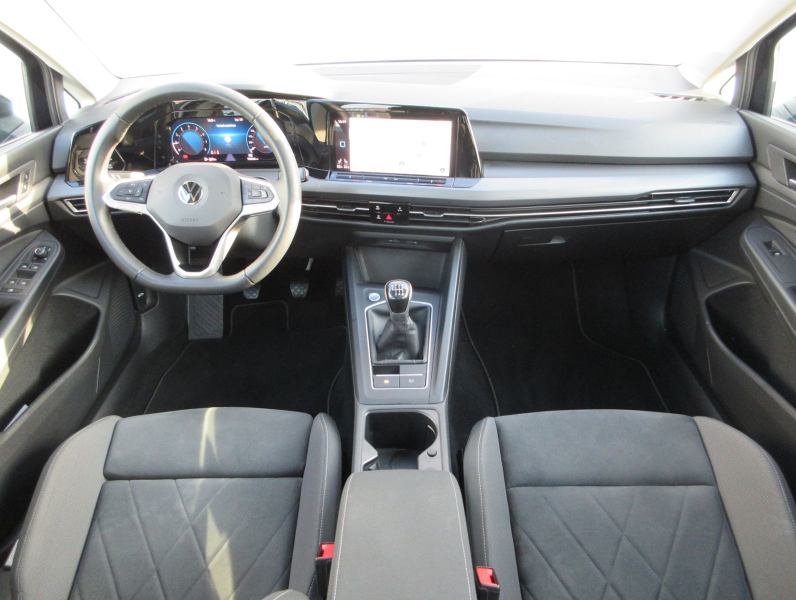 Golf VIII Variant 1.5 TSI Style AHK/PANORAMA/LED