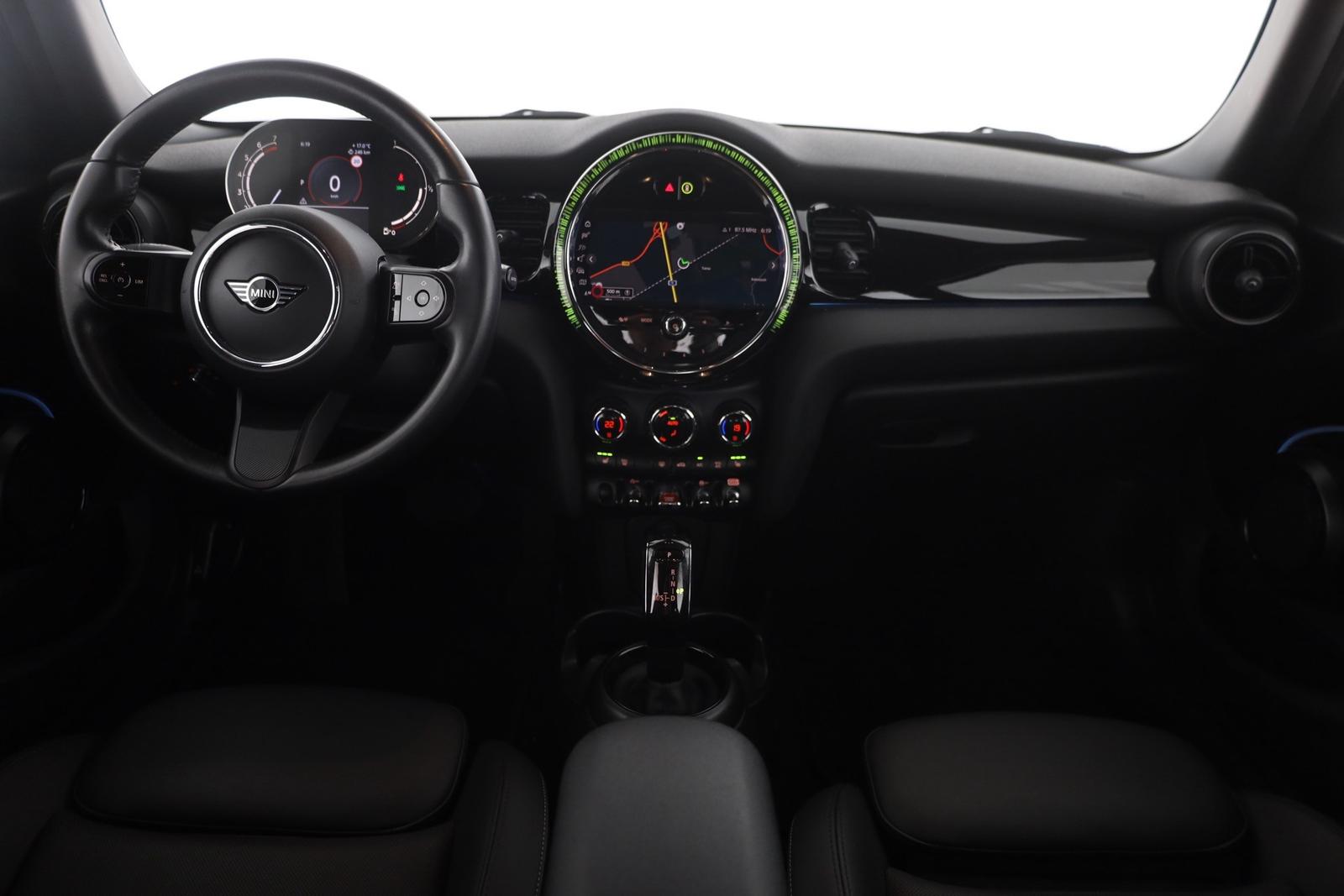MINI Cooper 1.5 Classic Trim LED Navi Kamera Leder