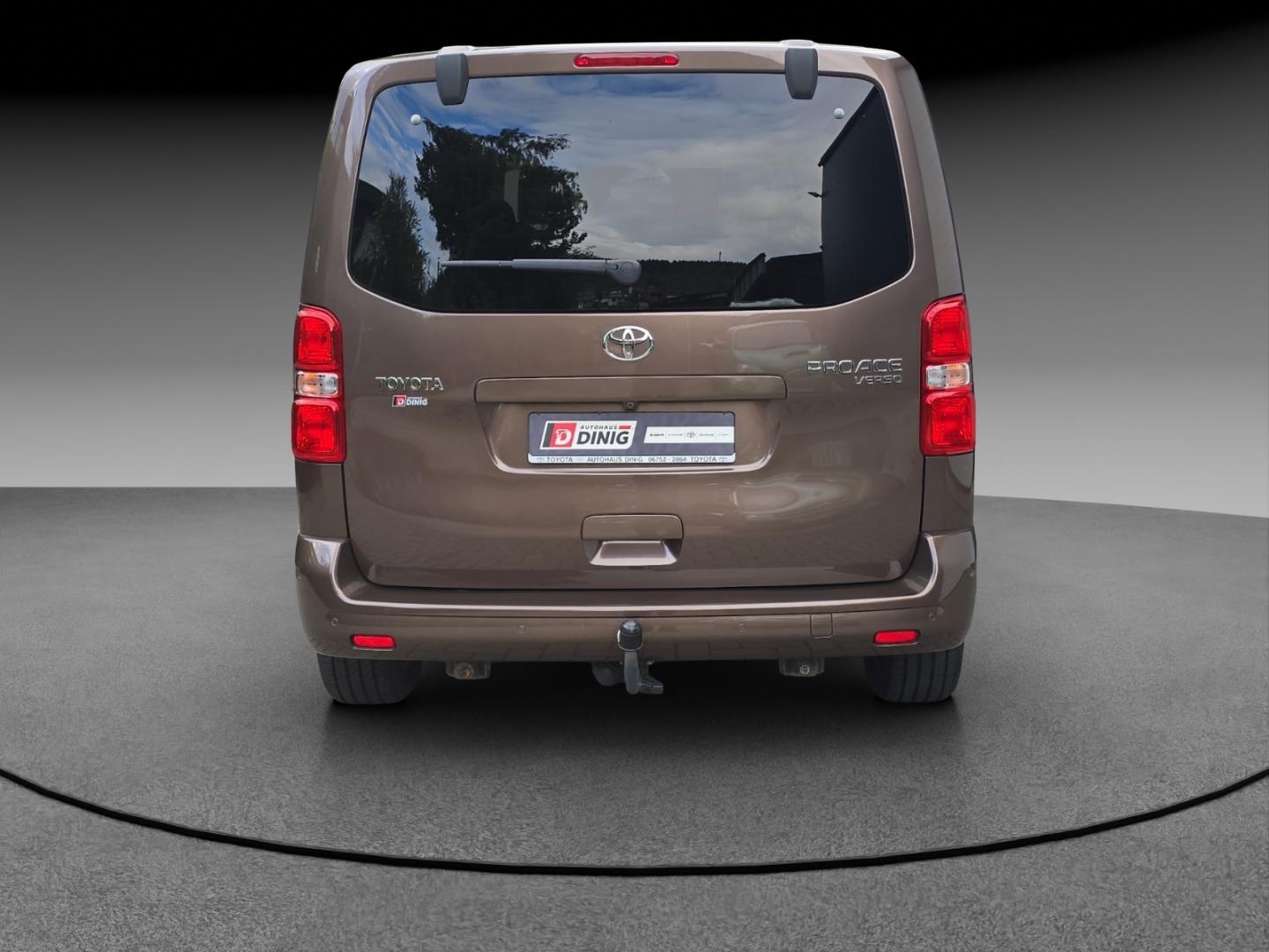 Toyota Proace Verso L1 Team Deutschland Mehrzonenklima 