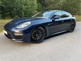 Porsche Panamera Turbo S Turbo S - blaue Porsche Panamera