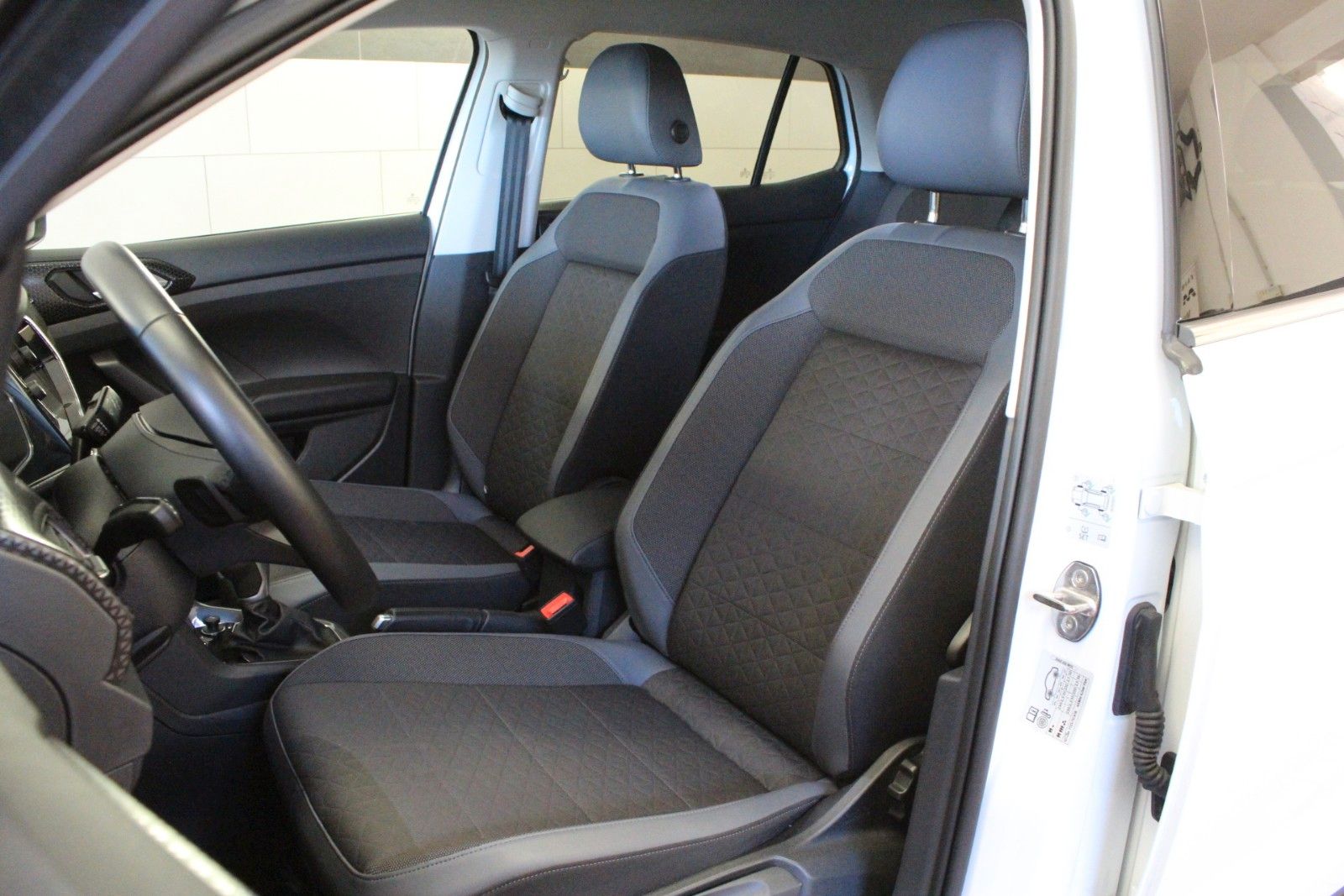 Fahrzeugabbildung Volkswagen T-Cross 1.0 TSI DSG *Sitzhzg*Kamera*AHK