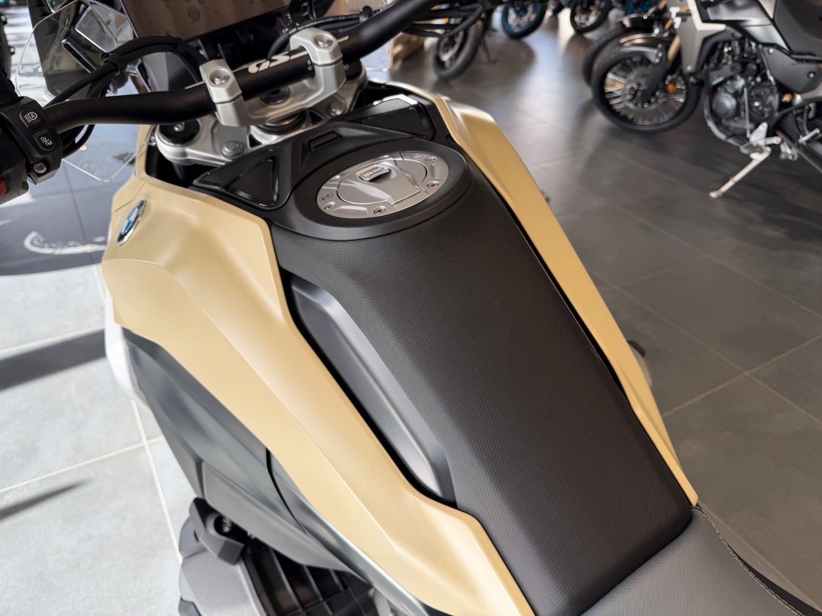 Fahrzeugabbildung BMW R1300GS ASA Sonder Edi. inkl. Koffer/Remus/Sitzb
