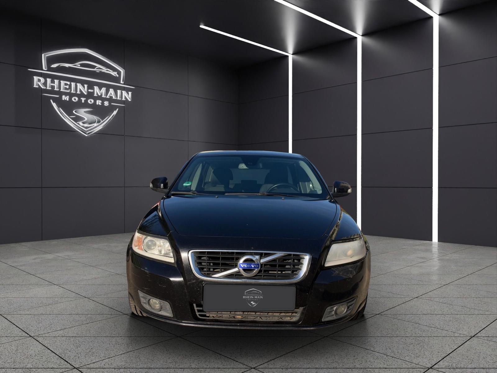 Volvo V50 2010 — rear view