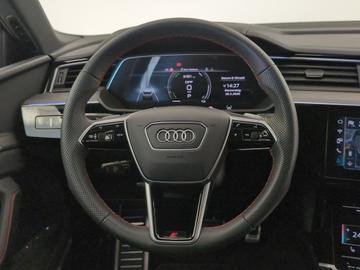 صورة 5 لـ 2024 AUDI Q8 E-TRON