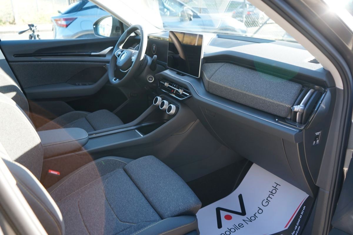 Fahrzeugabbildung SKODA Kodiaq 1.5 TSI*Sport*Head Up*Garantie*7 Sitzer