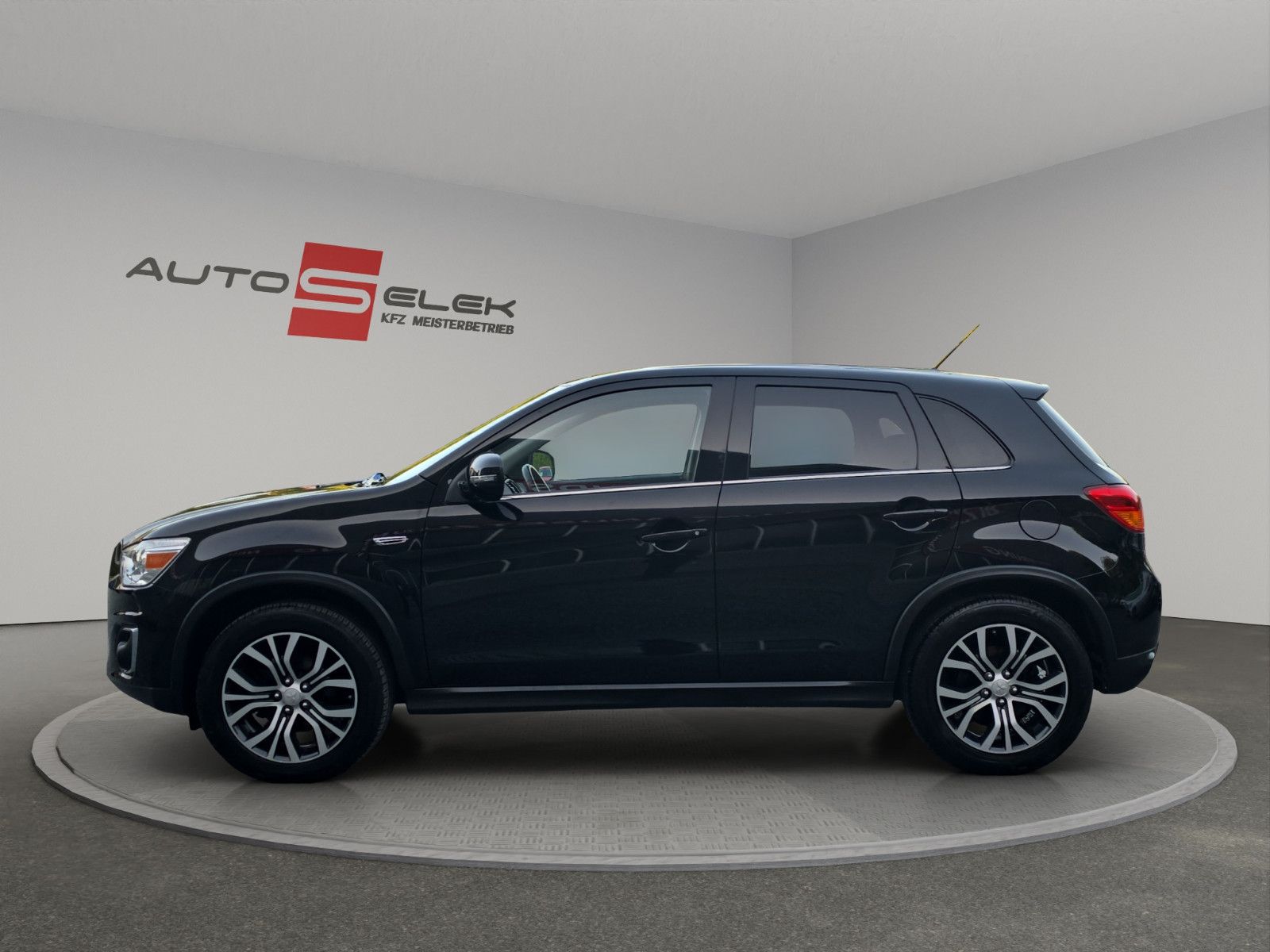 Fahrzeugabbildung Mitsubishi ASX Plus 4WD ALLRAD AUS 1.HAND AHK KAMERA