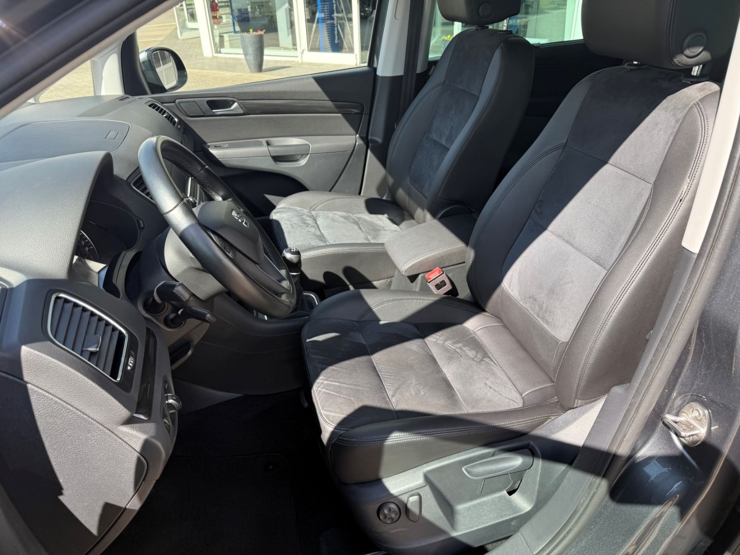 SEAT Alhambra 1.4 TSI 7-Sitzer Navi RFK ALU Alcan 3Zo - Image 9