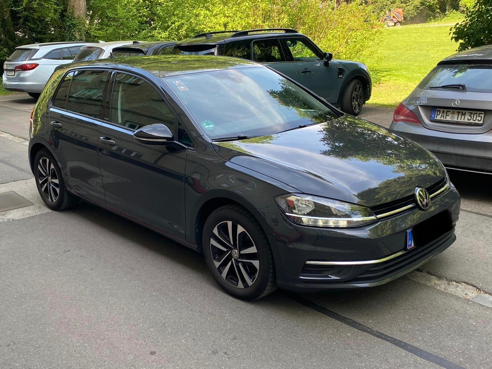Volkswagen Golf VII Lim. IQ.DRIVE Automatik LED Navi 1.Hand