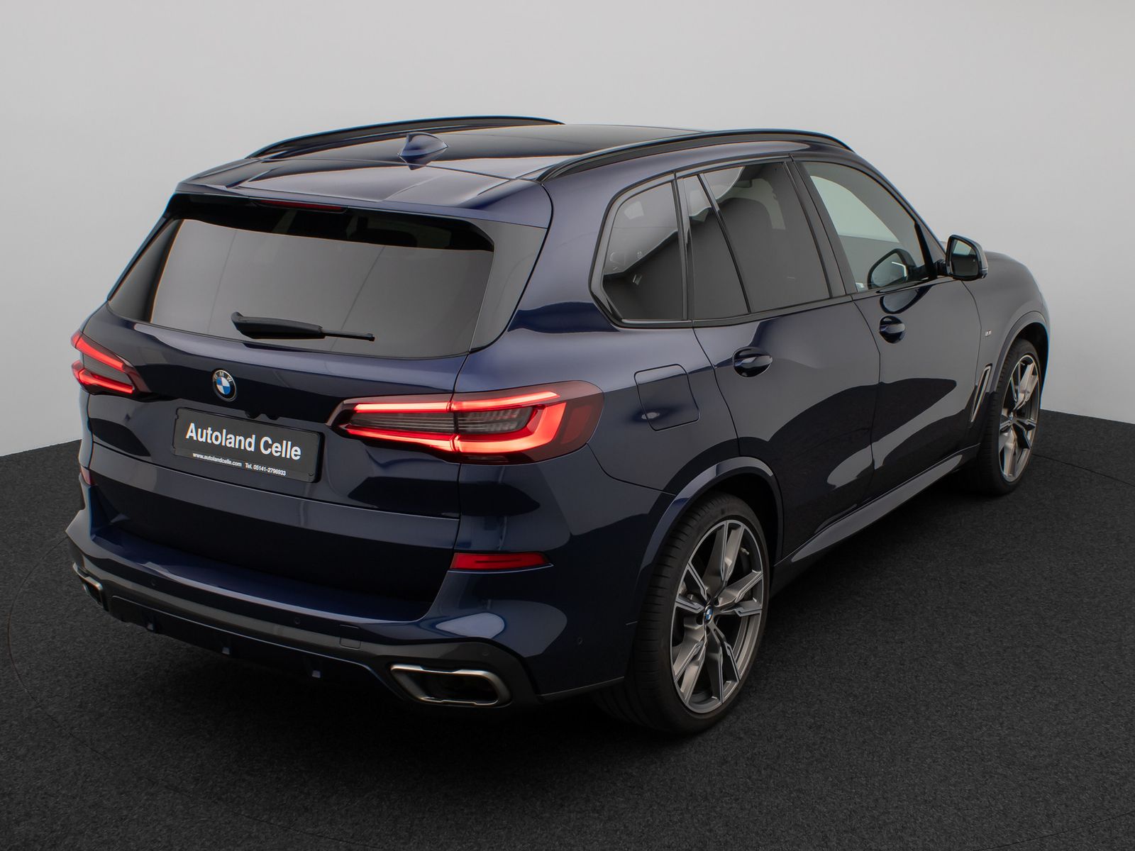 Fahrzeugabbildung BMW X5 M50i 360°Laser SkyLounge HUD B&W SoftCL AHK