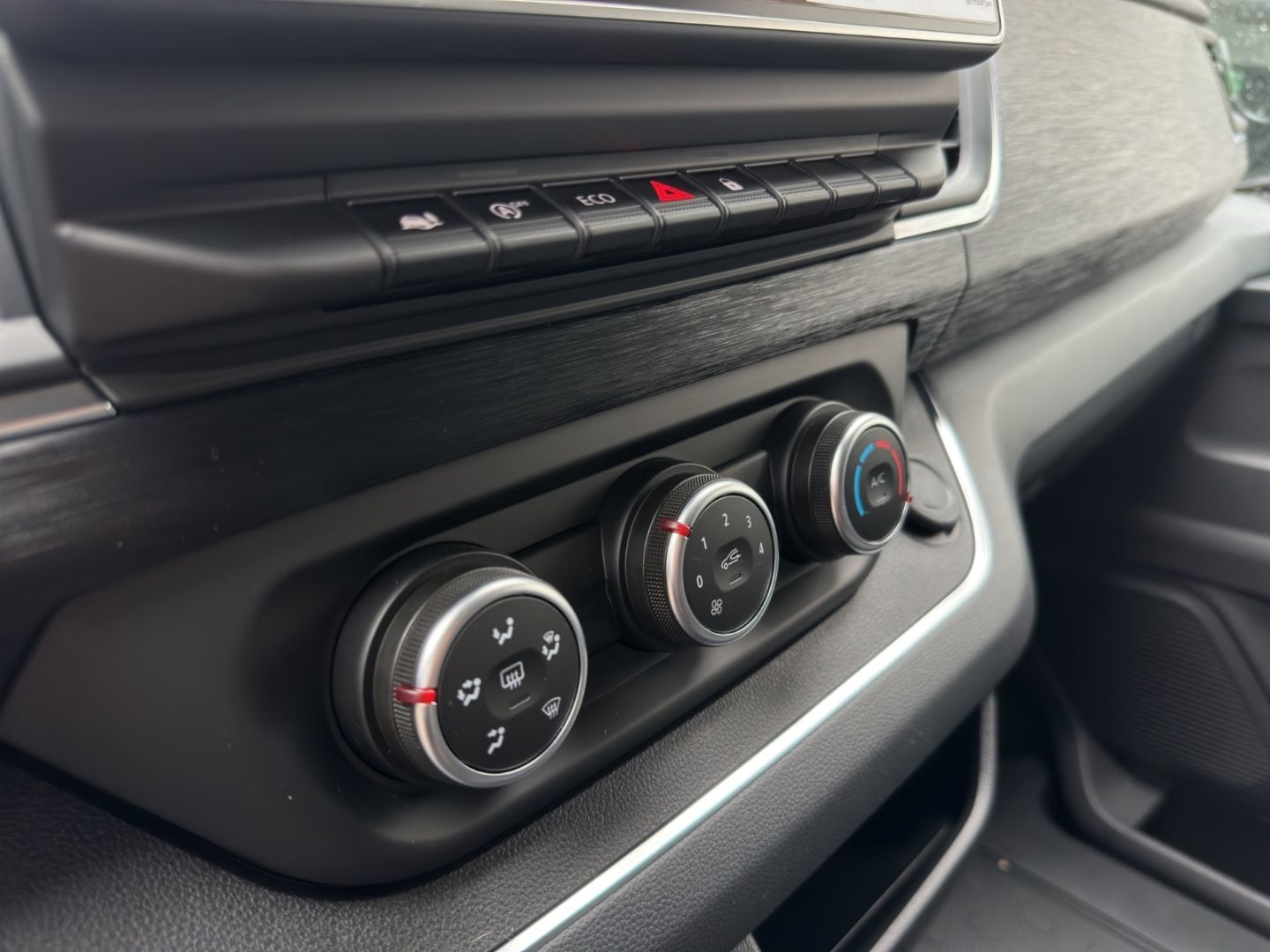 Fahrzeugabbildung Renault Trafic Combi L2H1 3,0t EQUILIBRE 2.0 BLUE dCi 15