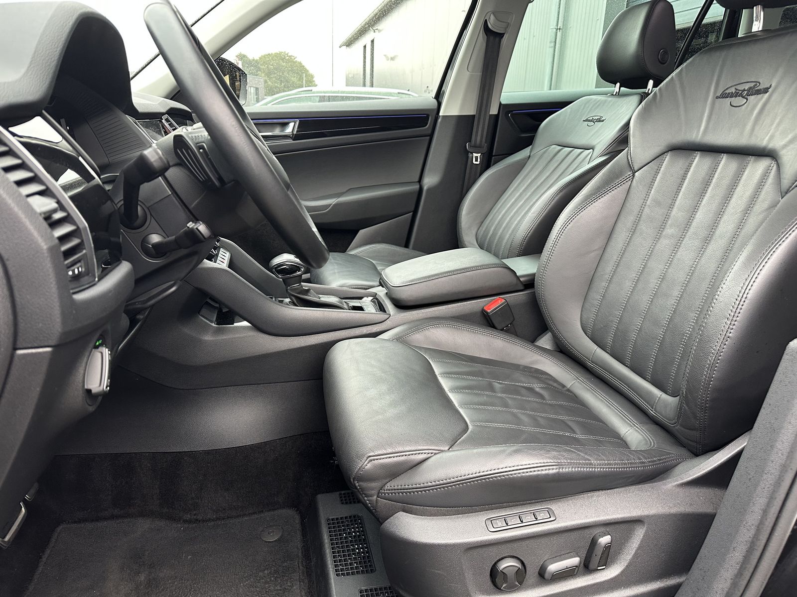 Fahrzeugabbildung SKODA Kodiaq 2.0 TDI DSG L&K NAV+LED+AHK+360°+ACC+19ZO