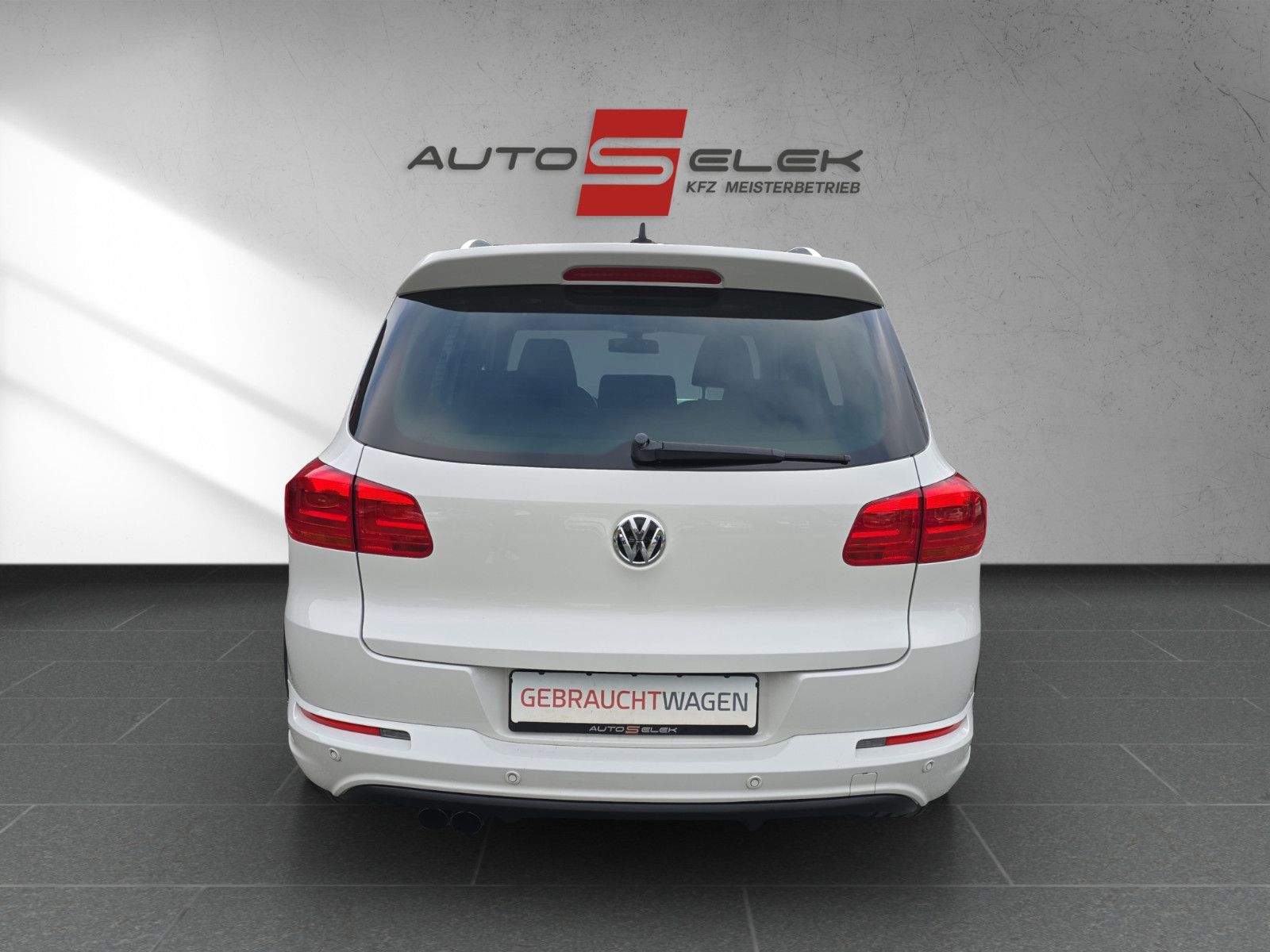 Fahrzeugabbildung Volkswagen Tiguan R-Line+KAMERA+NAVI+TÜV+INSPEKTION NEU ''