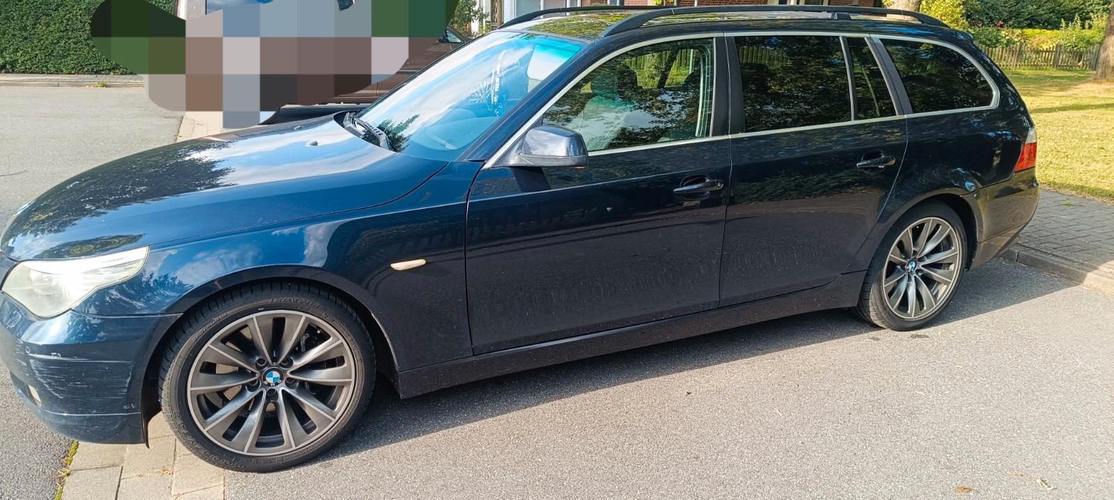 BMW 530 2010 — interior