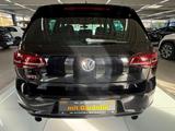 Volkswagen GTI Performance*DSG*PANO*TEMP*NAV*XEN*1 HAND - VW Golf Gebrauchtwagen in Düsseldorf