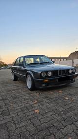 BMW 328i Motorumbau M52b28 - graue BMW 328