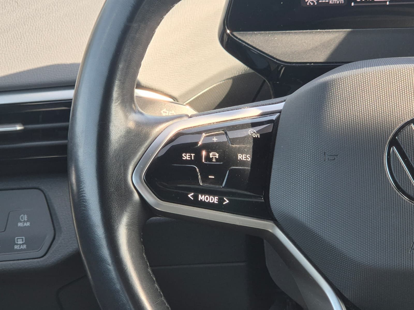 Fahrzeugabbildung Volkswagen ID.4 Pro Performance Life ACC*NAVI*AHK*LM 19"