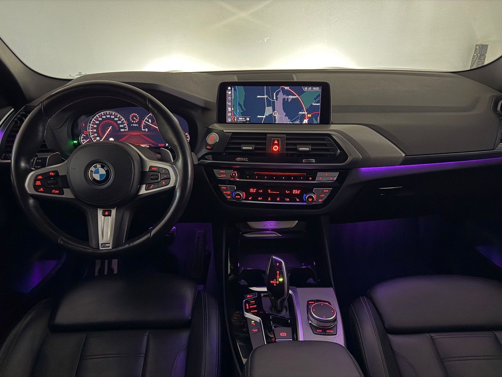 Fahrzeugabbildung BMW X3 xDrive 30 d M SPORT/LED/HuD/AHK/PANO/H&K/DAB